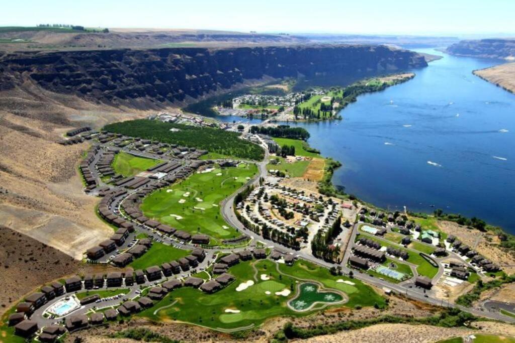 Sunserra Villa! Movie Room, Family Friendly, Bbqs, Pools, Free Golf! Quincy المظهر الخارجي الصورة
