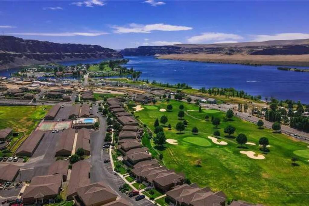 Sunserra Villa! Movie Room, Family Friendly, Bbqs, Pools, Free Golf! Quincy المظهر الخارجي الصورة
