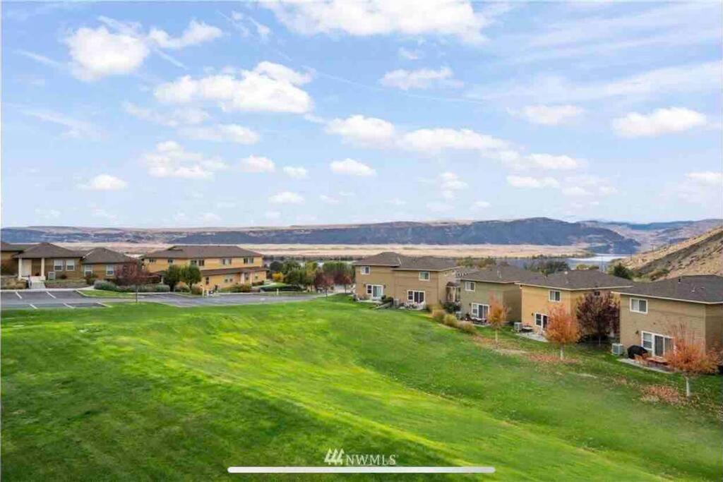 Sunserra Villa! Movie Room, Family Friendly, Bbqs, Pools, Free Golf! Quincy المظهر الخارجي الصورة